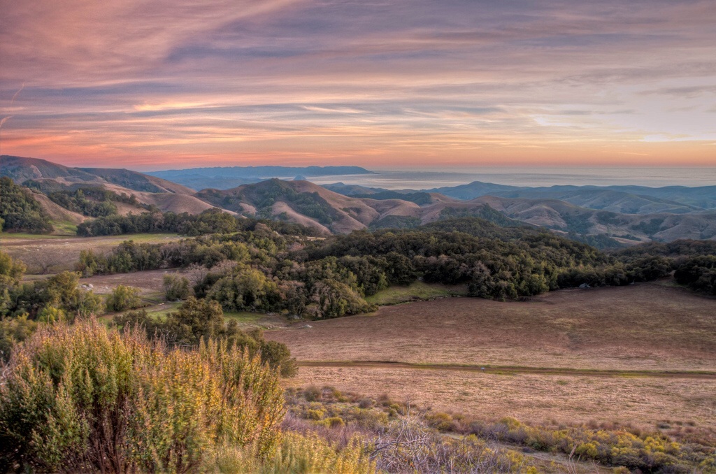 View of Paso Robles looking toward the Pacific Ocean at San Luis Obispo winefolly.com