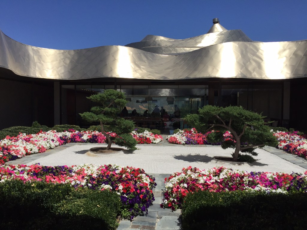 Vina Vik Hotel and Restaurant 